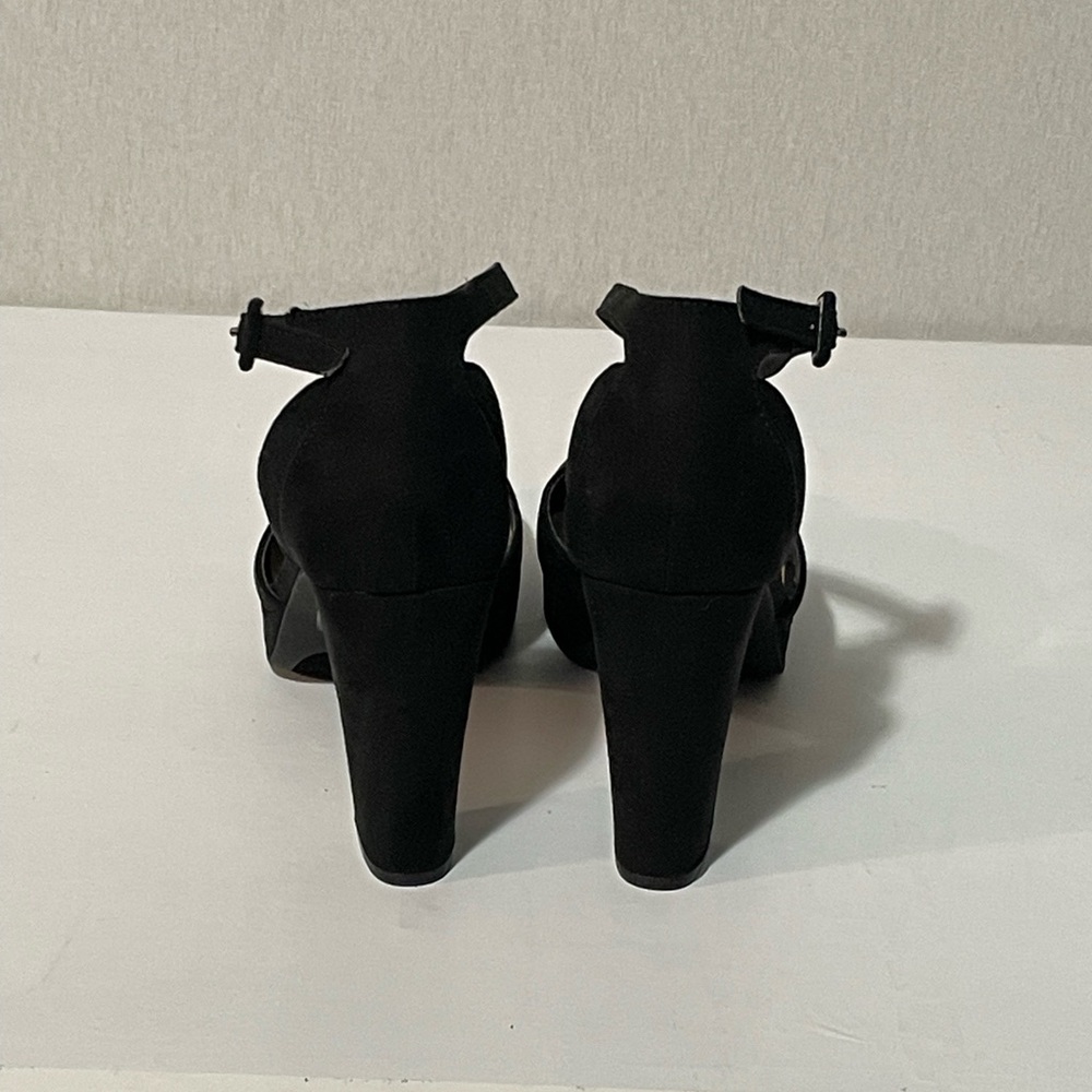 Chinese Laundry Black Suede Platform Block Heel Sandals, size 8/38.5 - Picture 2 of 8